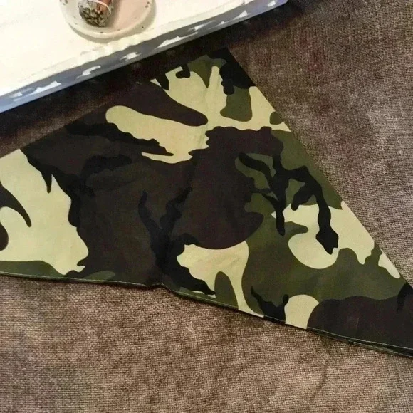 NWOT Camouflage Bandana - free when bundled with any other item - Picture 3 of 3